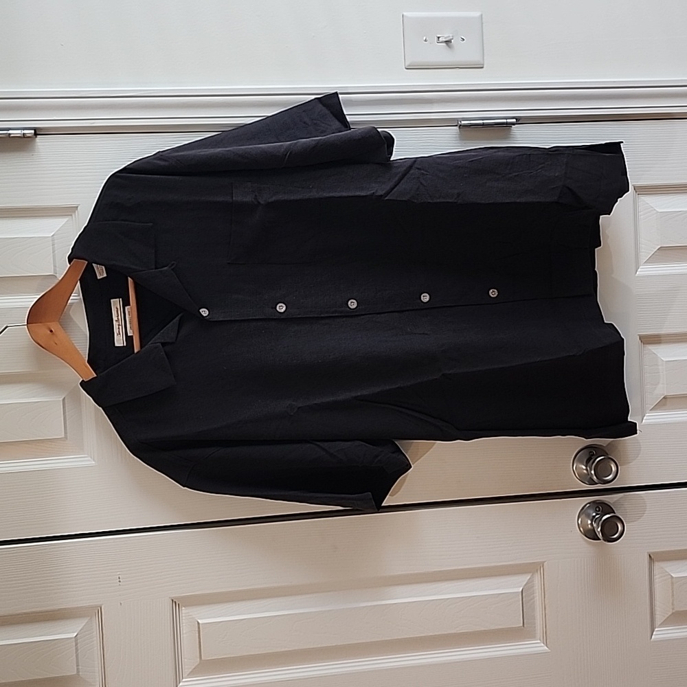 Black Tommy Bahama shirt